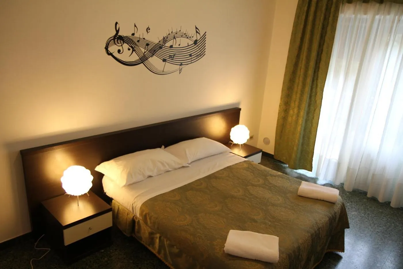B&B Music Milano Italien